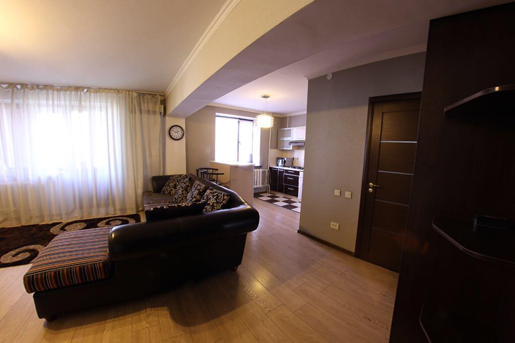 Apartments On Shevchenko 129 Almaty Exterior photo