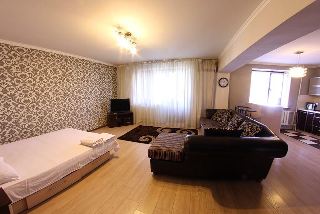 Apartments On Shevchenko 129 Almaty Exterior photo